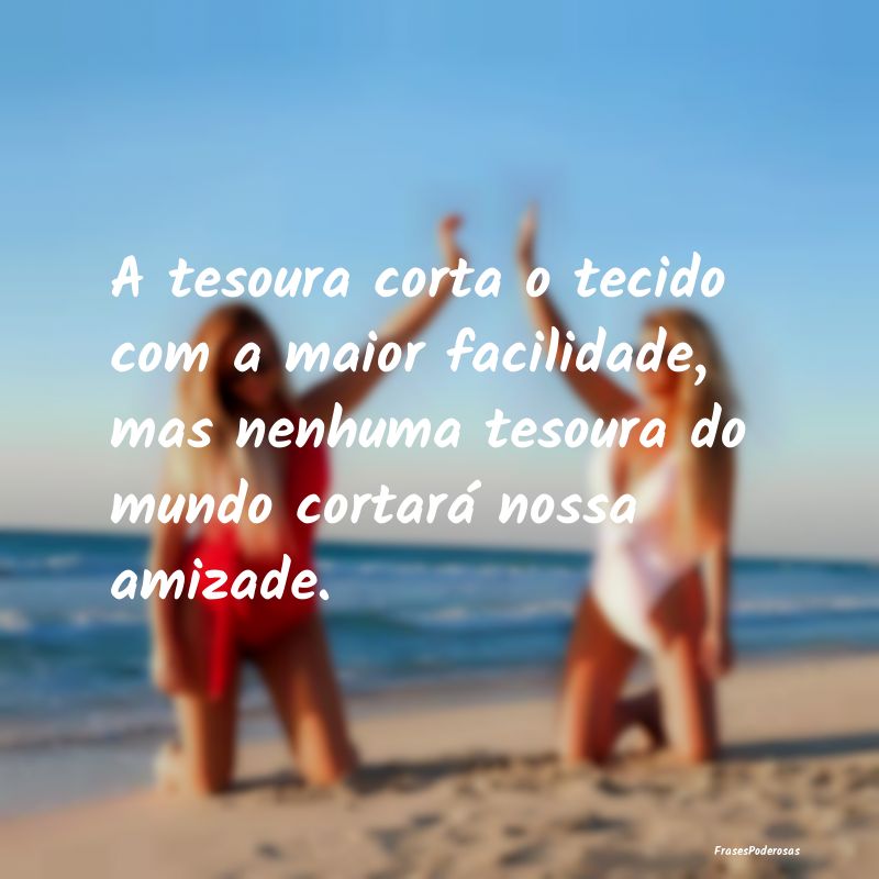 A tesoura corta o tecido com a maior facilidade, m... A tesoura corta o tecido com a maior facilidade, m...