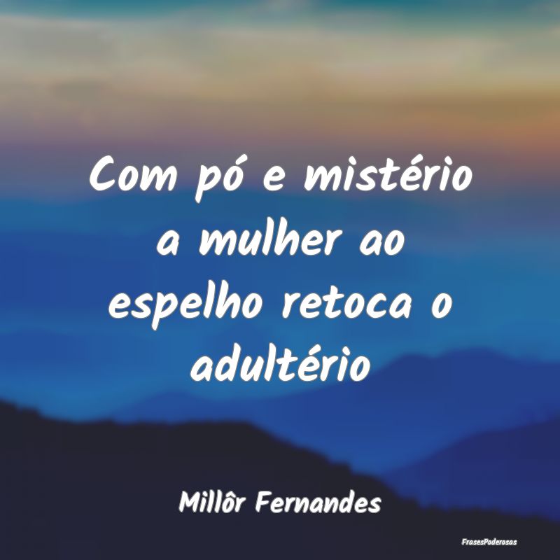 Com pó e mistério a mulher ao espelho retoca o a...