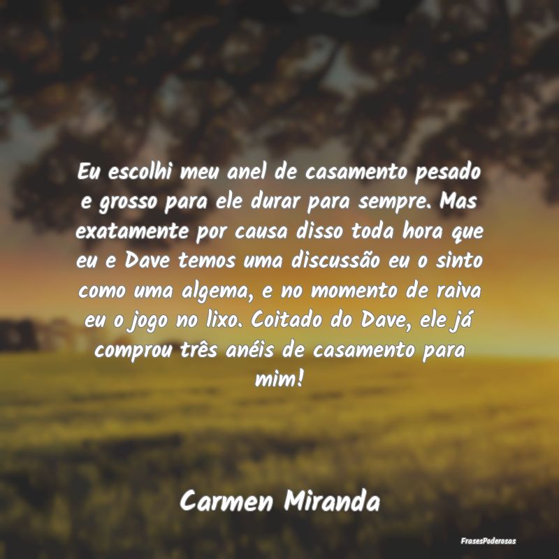 Eu escolhi meu anel de casamento pesado e grosso p... Eu escolhi meu anel de casamento pesado e grosso p...