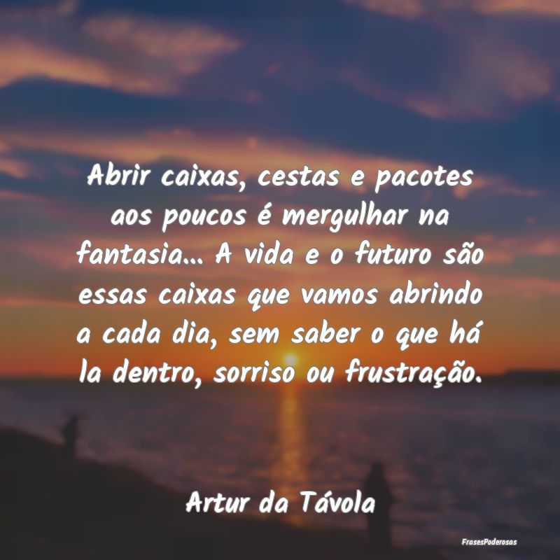 Abrir caixas, cestas e pacotes aos poucos é mergu... Abrir caixas, cestas e pacotes aos poucos é mergu...